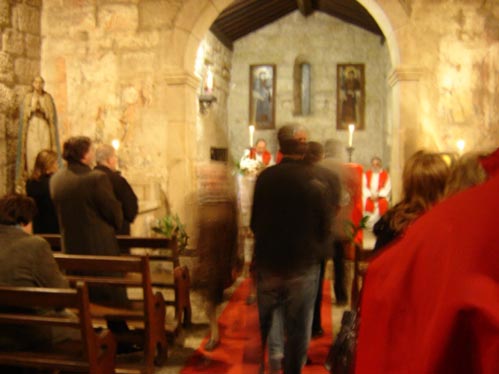 A capelania promoveu uma missa junto  Bilbioteca Central