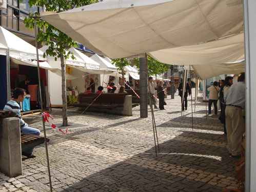 A Praça do Município acolhe diversas feiras durante o mês de Junho
