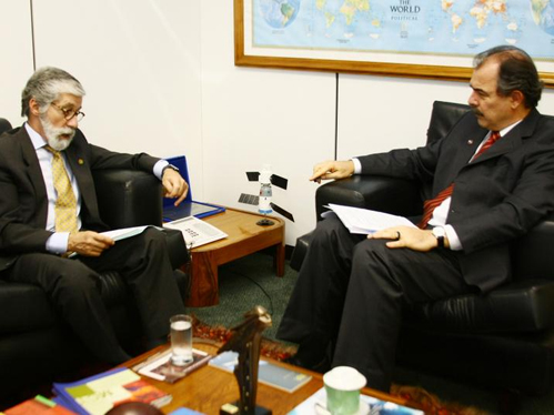 João Manuel Guerra Salgueiro, Embaixador de Portugal, reunido com o Ministro da Ciência e Tecnologia do Brasil, Aloizio Mercadante.