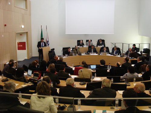 Na última assembleia municipal debateram-se os cortes orçamentais (Foto de arquivo)