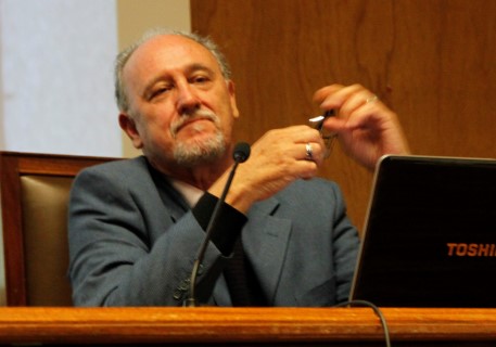 Marcos Palácios, professor e investigador na Universidade Federal da Bahia, na conferência inaugural 