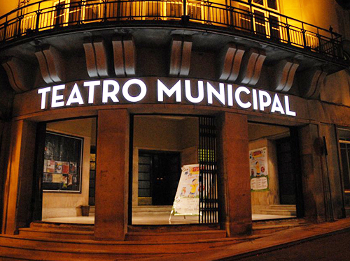 O Teatro Municipal da Covilhã tem-se vindo a degradar nos últimos anos, com alguns agentes culturais da cidade a reclamarem obras no edifício