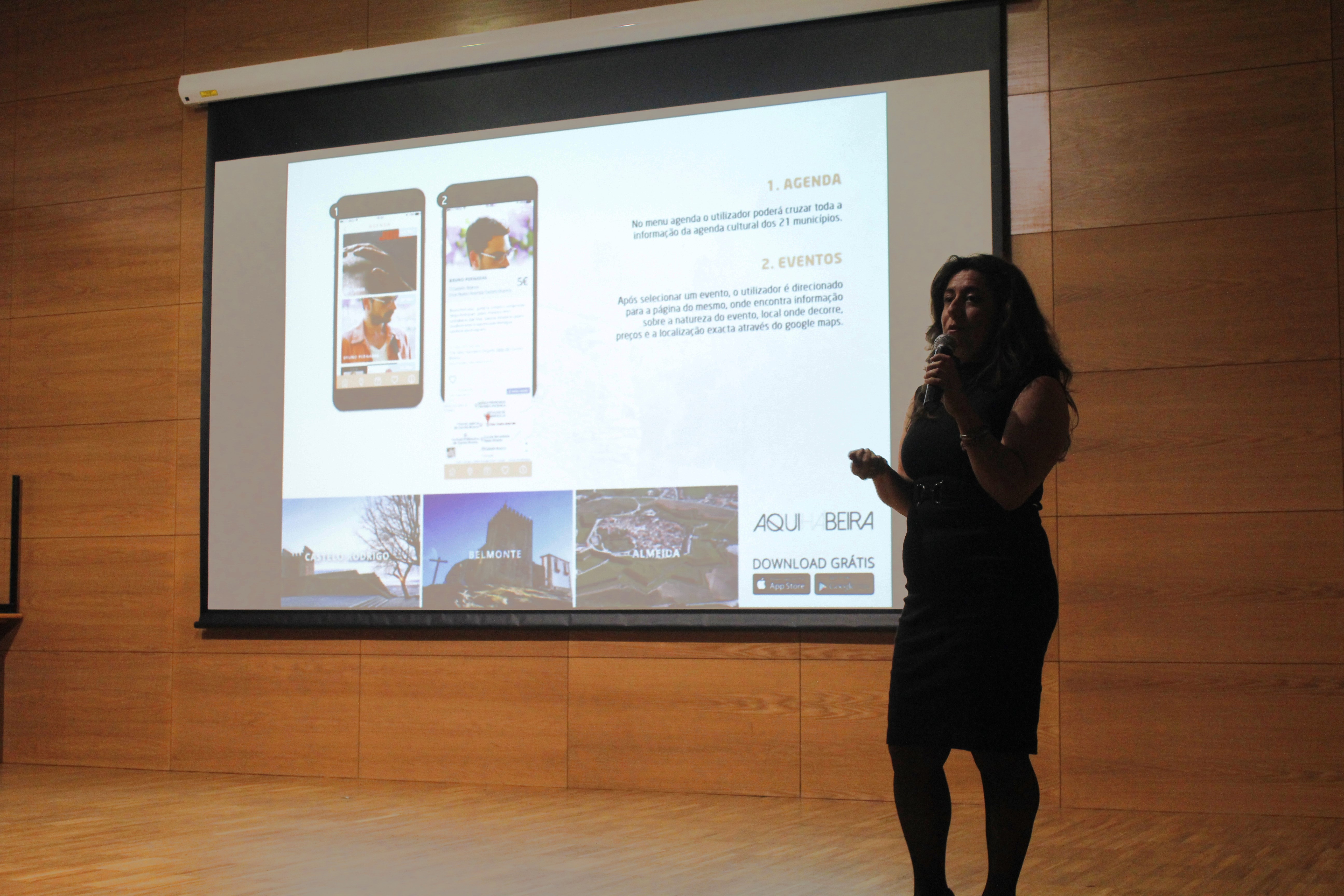 Elisa Bogalheiro na apresentação oficial da aplicação "Aqui Há Beira"