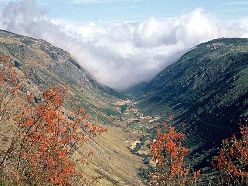 A estrada que atravessa o Vale Glaciar de Manteigas necessita de obras