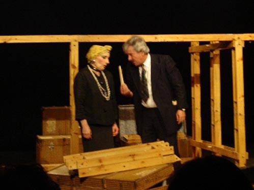 D. Perptua e Lopes ensaiam num cenrio em construo
