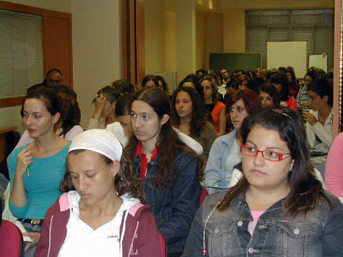 Os estudantes de Erasmus podem agora candidatar-se a uma bolsa do banco Santander Totta