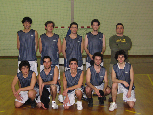 A equipa de Basquetebol da AAUBI saiu derrotada dos trs jogos defrontados no primeiro dia do torneio