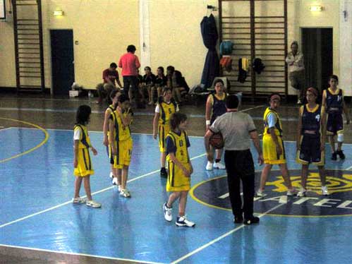 A formao do Tortosendo comea j a participar em torneios de mini basquetebol