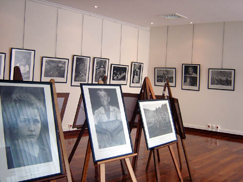 Os trabalhos de Sebastio Salgado esto em exposio na Biblioteca Municipal da Covilh