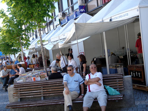 A quinta edio da Feira das Velharias decorreu na Praa do Municpio