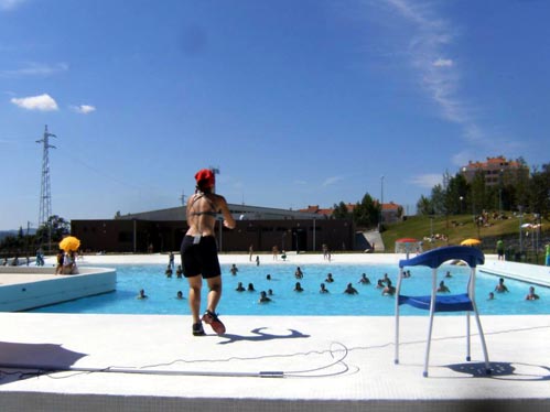 As aulas de Hidroginstica funcionam na piscina da Covilh