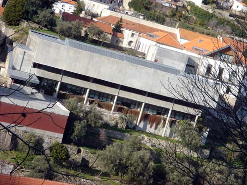 Os diversos cursos funcionam no Laboratrio de Lnguas da UBI, na Biblioteca Central