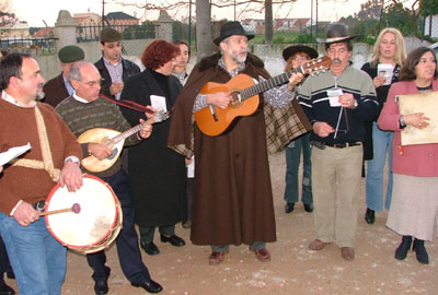 O cantar das Janeiras marca a tradio nas regies do Sul