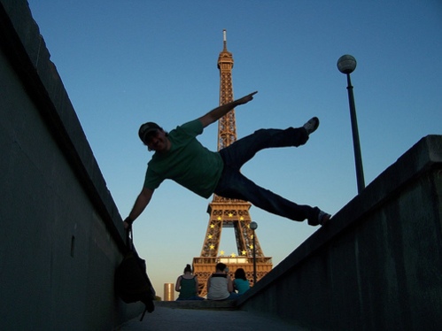 O incio do Parkour, segundo os praticantes, deu-se em Paris