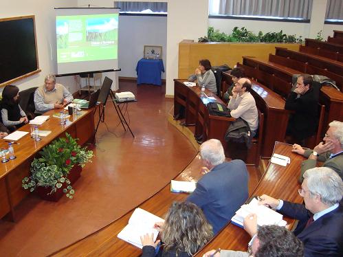 Mesa de debate durante o colquio