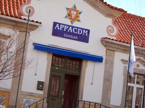 A receita da venda das peas de artesanato, expostas no Museu do Canteiro, reverte a favor da APPACDM (foto de arquivo)