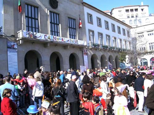 O Carnaval da Neve 2009 contou com a participao de mais de 26 mil pessoas