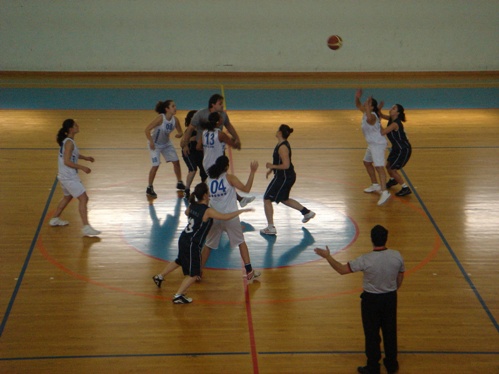 A equipa da AAUBI frente  equipa do IPP na primeira partida dos CNU's