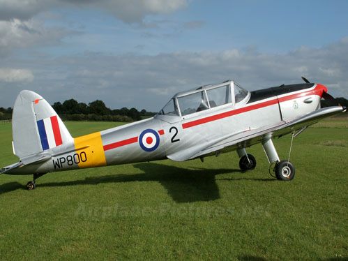 O Chipmunk  de origem canadiana (Imagem retirada de: http://www.airplane-pictures.net/)