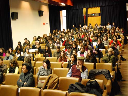 A conferência foi acompanhada por alunos, docentes e investigadores.