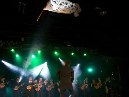 No palco da ANIL actuaram cinco tunas da casa (Fotos de Adrea Ribeiro)