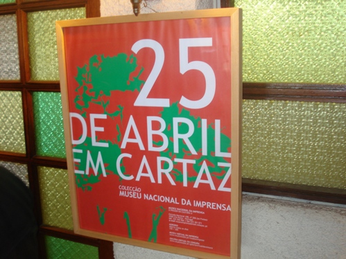 Cartaz da exposição do 25 de Abril