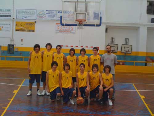 As formações de basquetebol da região terminaram os seus campeonatos