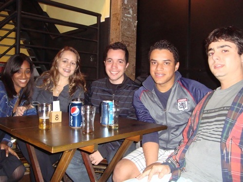 Estudantes numa das confraternizações de despedida