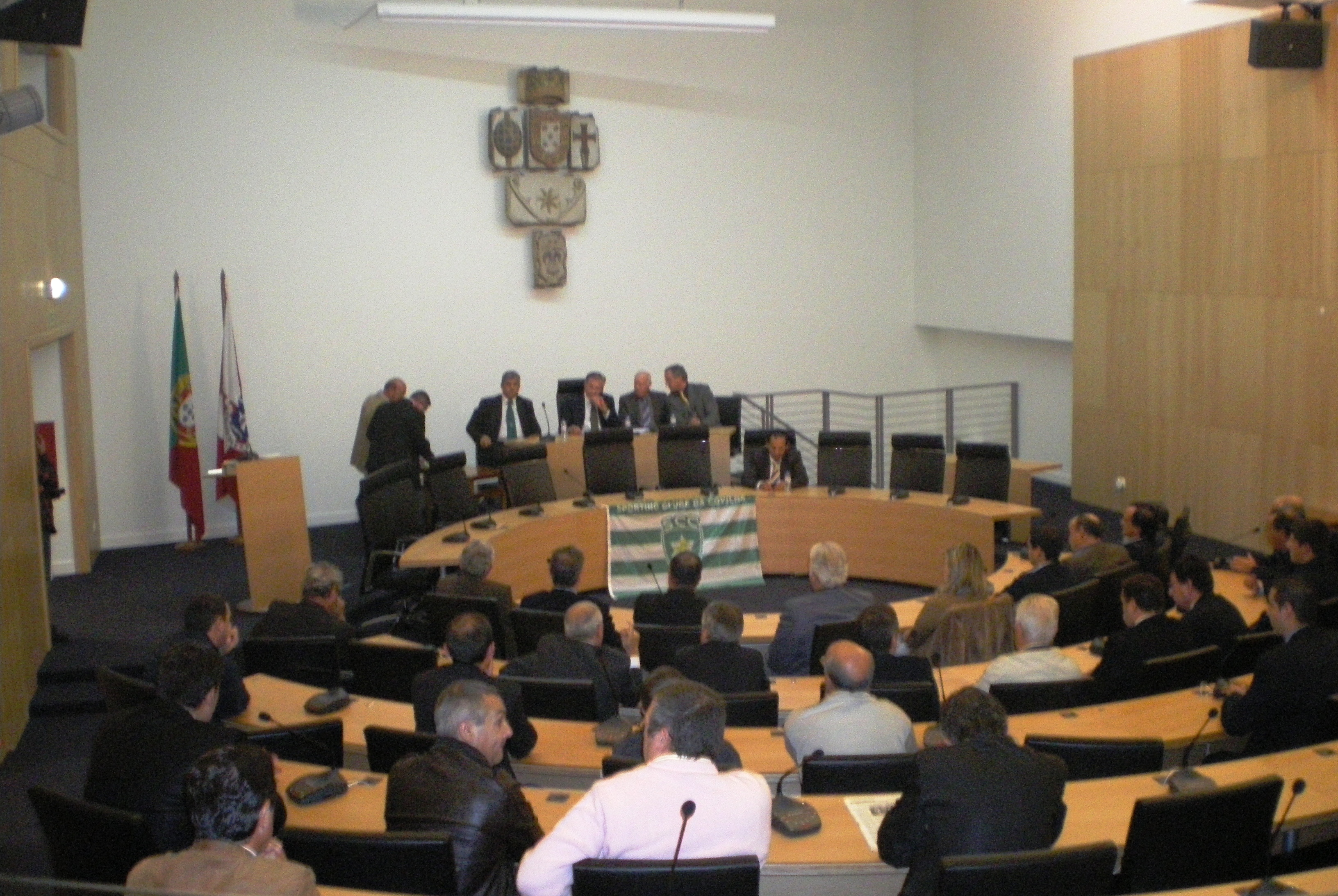 A sala da Assembleia Municipal foi palco da tomada de posse