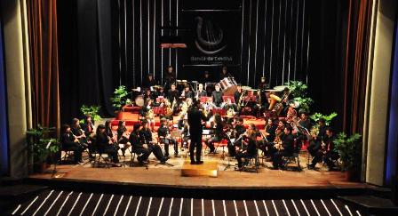 A Banda da Covilhã apresentou à comunidade o novo repertório, sob a direcção artística de Eduardo Cavaco e Luís Clemente.   