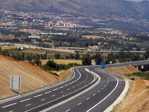 Os transportes de mercadorias vão ter descontos nas portagens