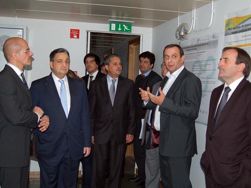 O ministro ficou a conhecer alguns projetos da FCS (Foto: Francisco Cardona)