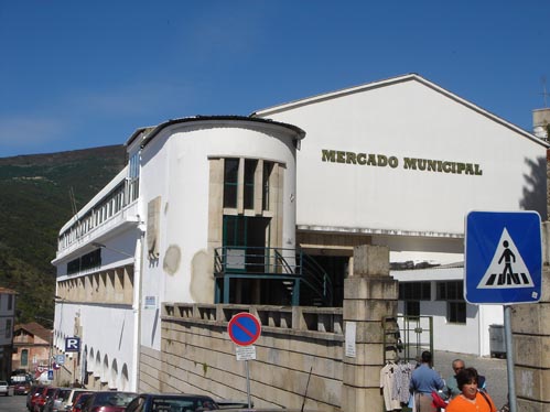 A zona junto ao mercado municipal vai receber mais um edifício para a Teleperformance