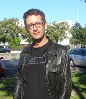 O escritor Nuno Camarneiro