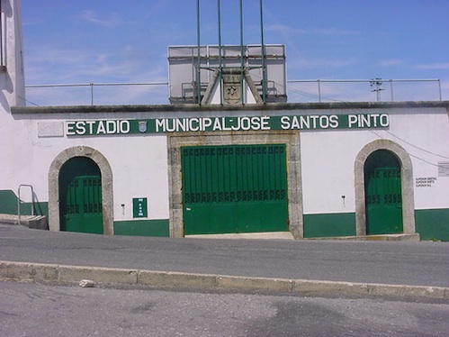 O estádio Santos Pinto foi palco desta partida