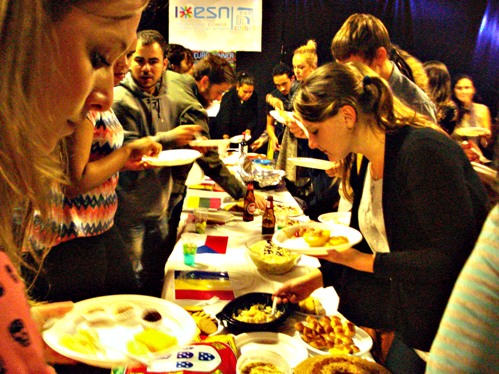 Eurodinner reúne estudantes de Erasmus em jantar multicultural nos Leões da Floresta