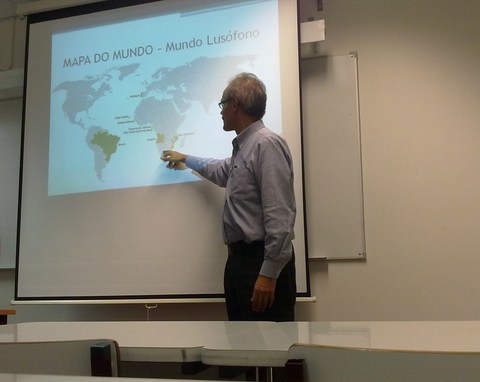 Apresentação do Mapa Lusófono pelo docente José Carlos Venâncio