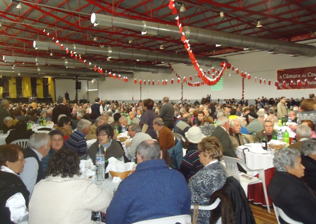 A comunidade sénior do concelho da Covilhã pôde disfrutar, uma vez mais, de um almoço de Natal.