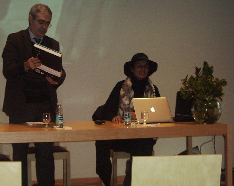 A docente Madalena Pereira com o diretor do museu Santos Pereira