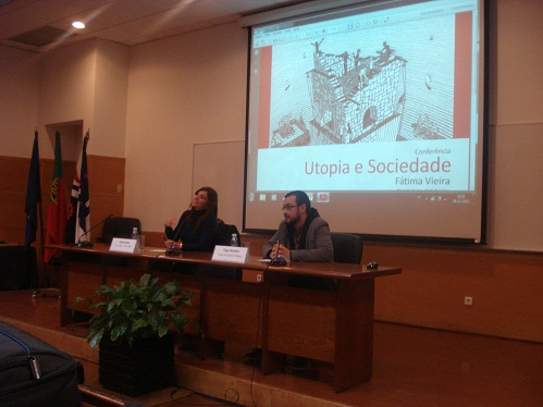 Fátima Vieira e Tiago Ramalho, representante do Grupo de Estudos Políticos, durante a conferência Utopia e Sociedade. 