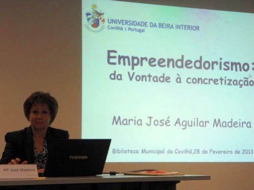 A docente da UBI apresentou as suas perspetivas na Biblioteca Municipal da Covilhã