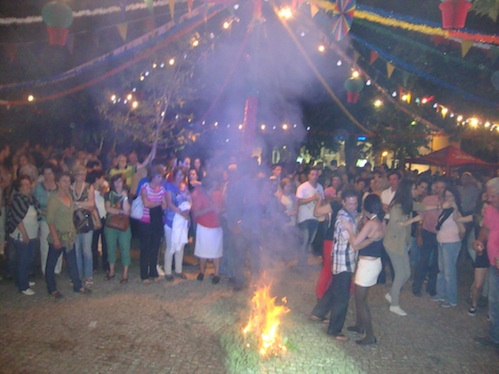 A banda volta a promover diversos bailes de santos populares