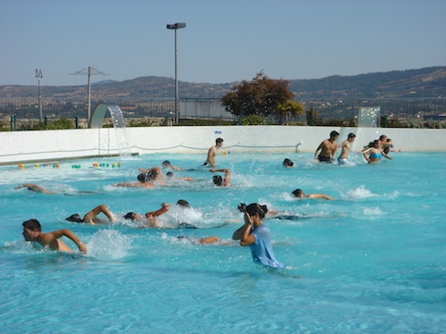 Chorão de Molho na Caça ao gambuzino entre caloiros na Piscina Praia