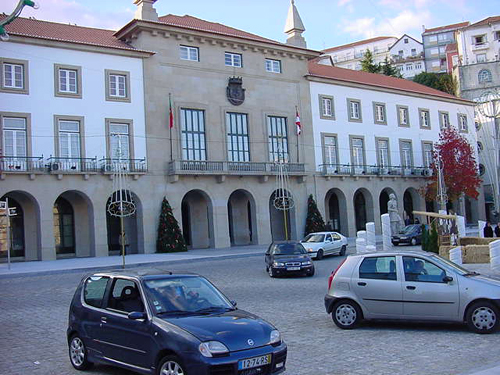 Câmara quer substituir a imagem centrada no slogan “Cidade Cinco Estrelas”