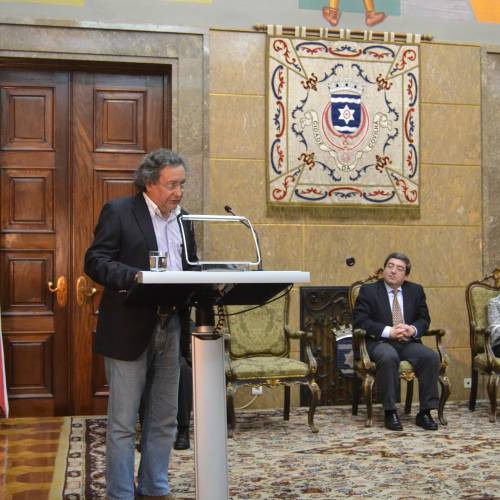 Durante a apresentação do livro de Fernando Paulouro