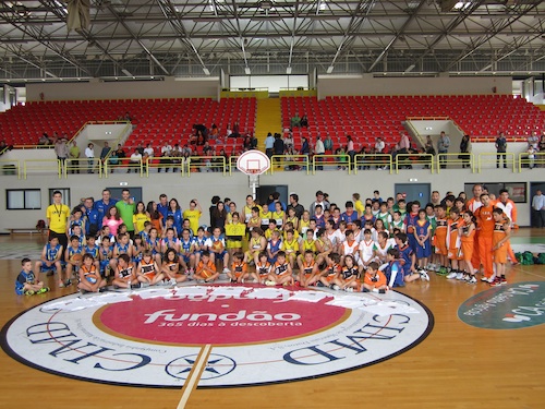 O Dia Nacional do Mini-basquete assinalou-se no Fundão