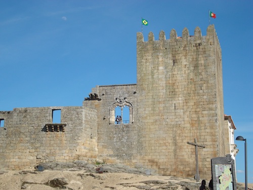 A zona do castelo de Belmonte foi o local escolhido para o Festival do Caneco. Antes, a partir de quinta-feira, decorrem as Inaugurações Simultâneas de arte