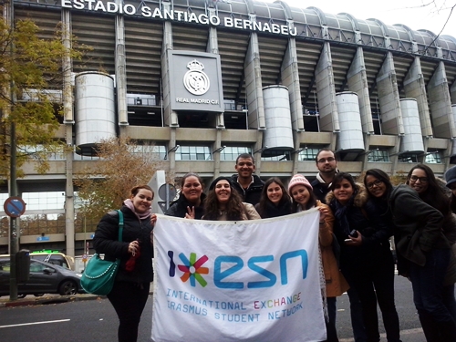 Alguns estudantes Erasmus visitando o Estádio Santiago Barnabéu, em Madrid.