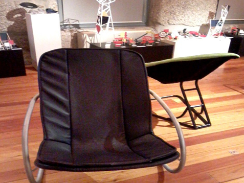 Uma das cadeiras em exposição no âmbito da exposição UNOVIS 2014 - Casual Chairs