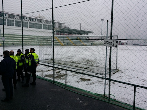 Neve a mais no relvado impediu que os serranos jogassem contra o Santa Clara 